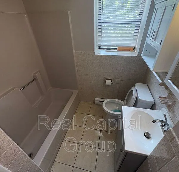 422 Spring St #1 — Photo 17