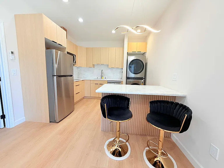 85 Cronin Dr — Photo 14
