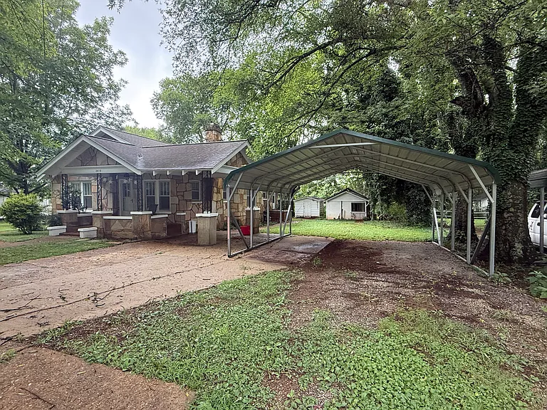 2415 Virginia Blvd NW — Photo 4