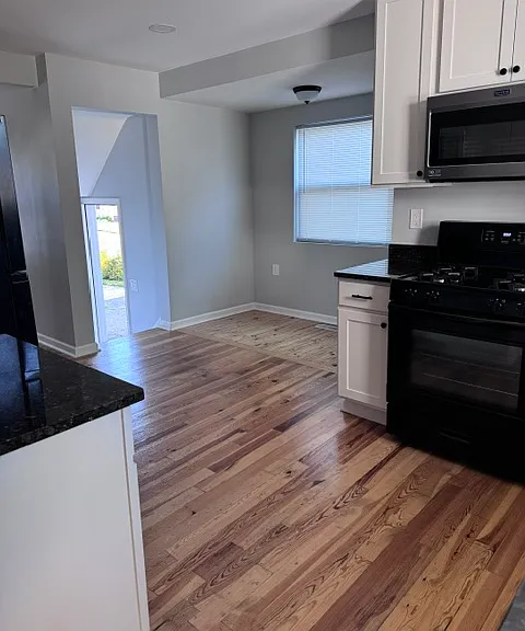 4429 Maplecrest Ave — Photo 5