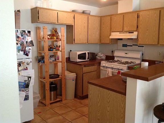 2nd image of 950 Edgecliffe Dr APT 14