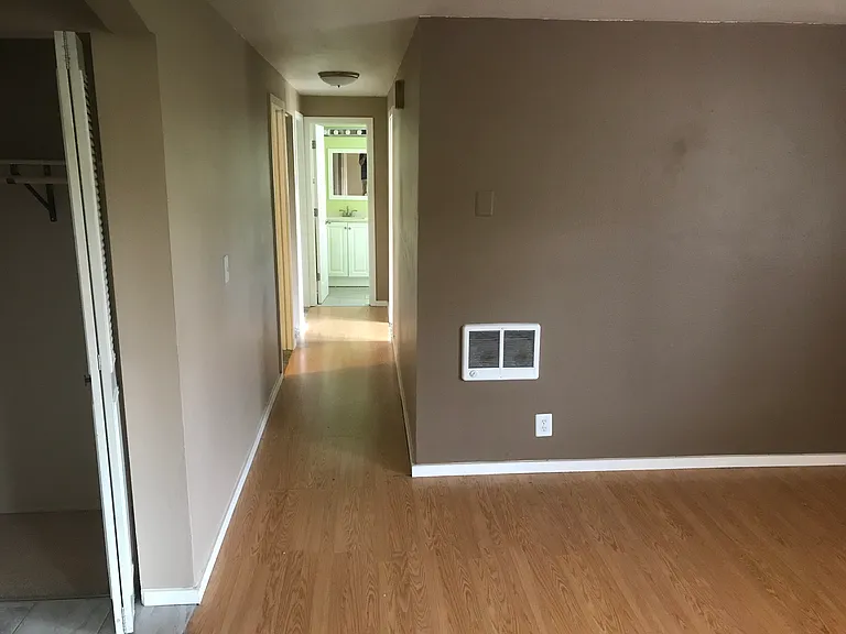 1124 Irvington Dr — Photo 5