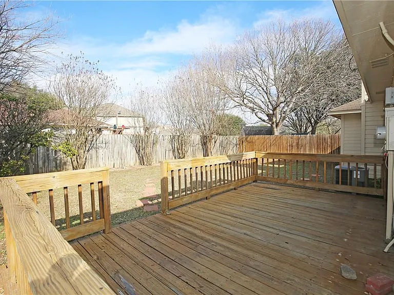 2308 Sycamore Trl — Photo 23