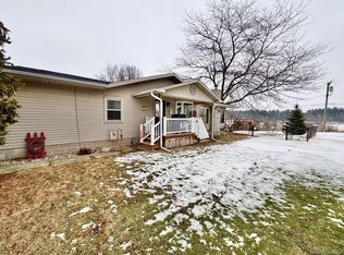 6819 Cade Rd, Brown City, MI 48416