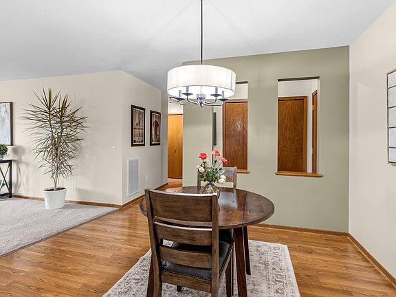 5th image of 111 Imperial Dr W APT 106