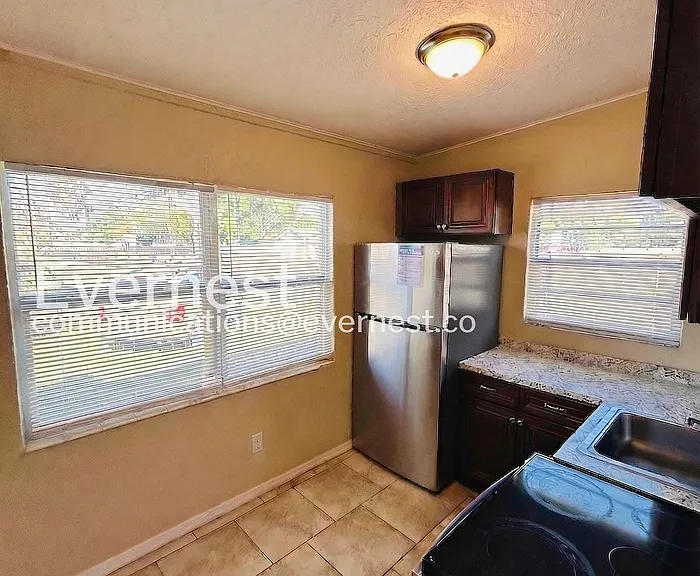 2925 N 46th St #B — Photo 8