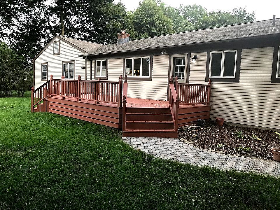 2nd image of 16 Francisco Dr