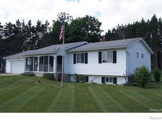 2398 Virginia Park Dr, Lapeer, MI 48446