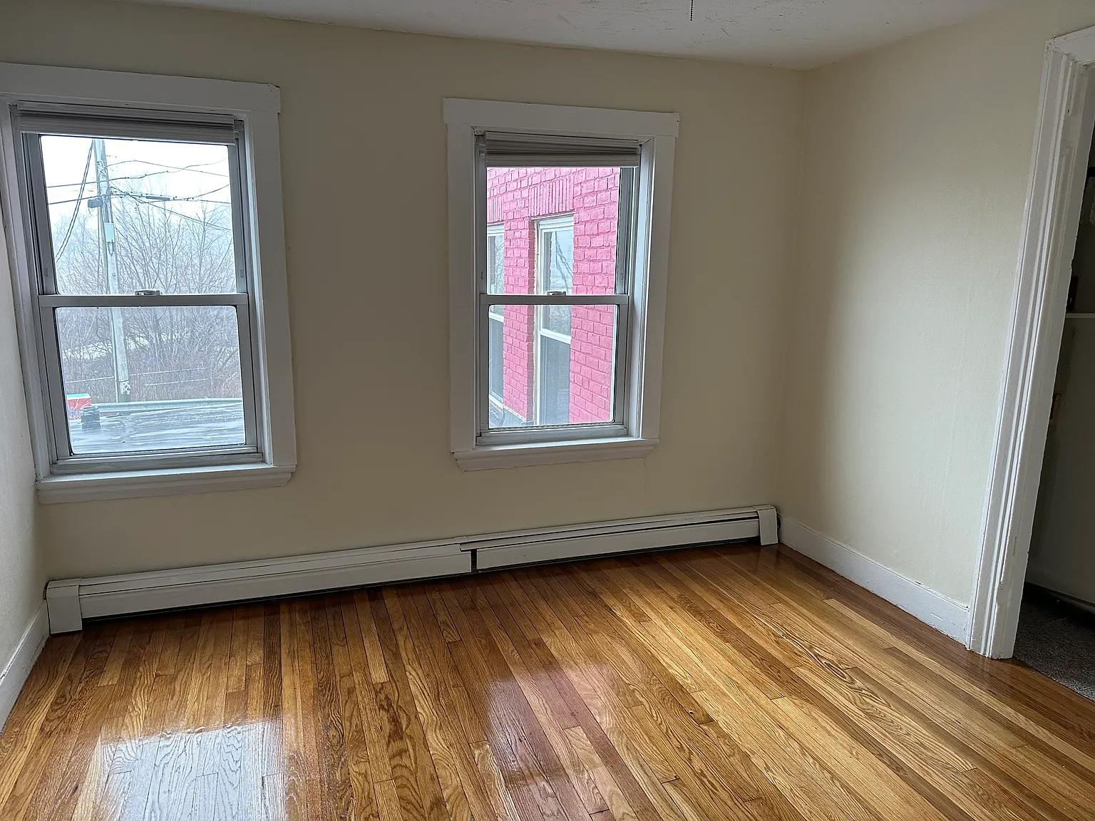 4 bed, 1400 sqft, $2,350 — Photo 2