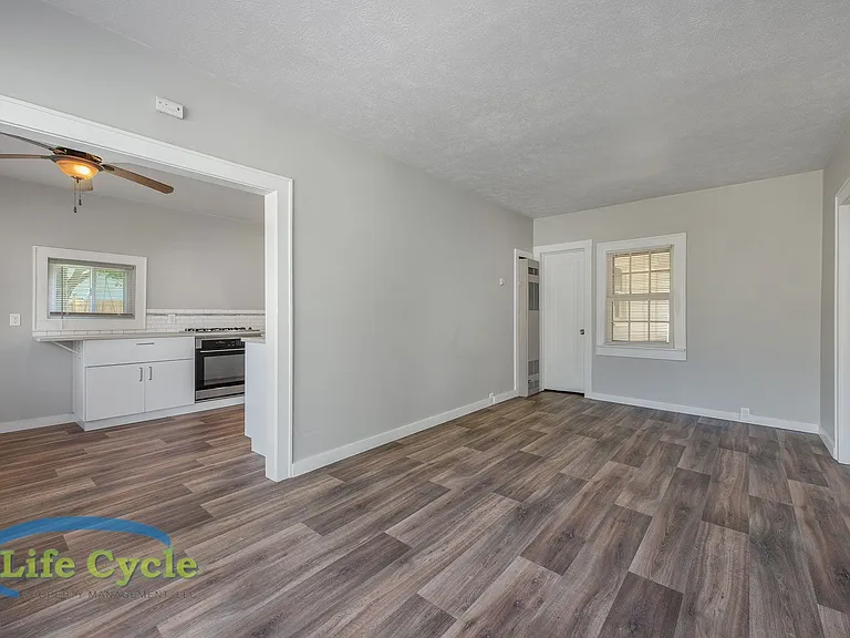 1314 Beechwood St NE — Photo 11