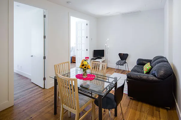 Rented by Rennit Inc. | media 39