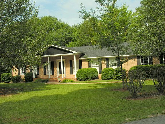 Southern classsic one story home. Side load double garage.
