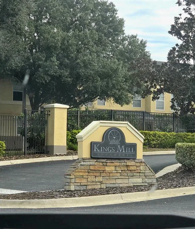 3 bed, 2.5 bath, 1408 sqft, $2,350 — Photo 2