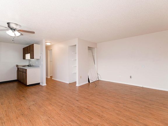 5th image of 5875 Poplar St #B202