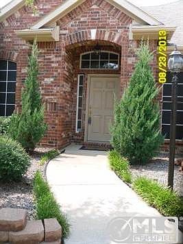 3rd image of 832 Soapberry Dr