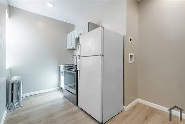 Studio, $1,080 — Photo 4