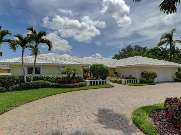 606 Palm Dr, Largo, FL 33770