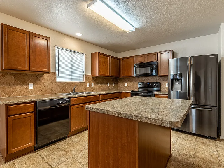 8966 Oakwood Park — Photo 10