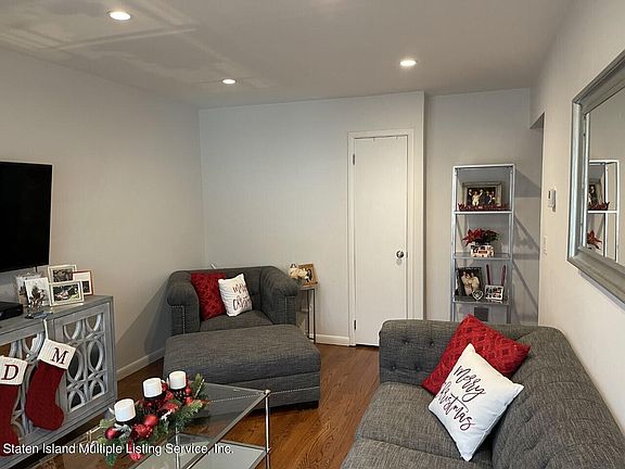 4th image of 12 Freeman Pl