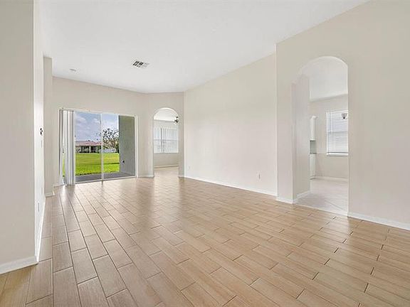 3rd image of 10419 SW Southgate Ct #10419