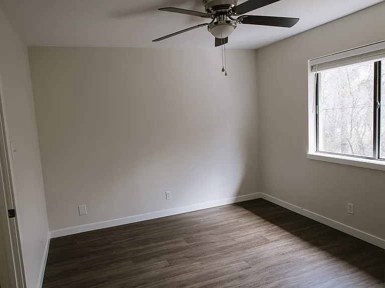 300 Lila Ln — Photo 31