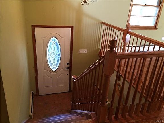 5th image of 241 Glenwood Rd