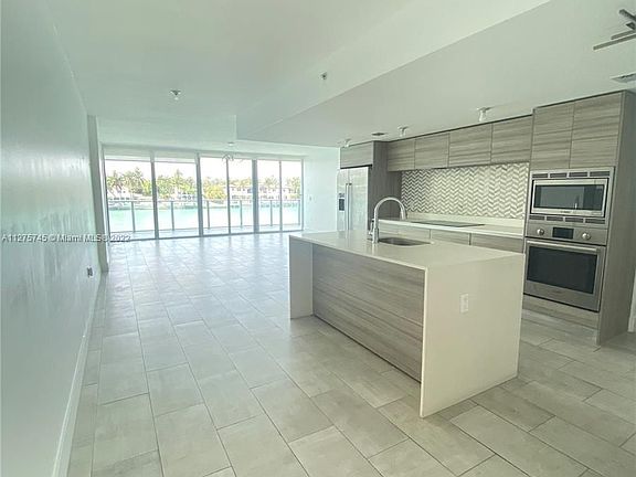 3rd image of 6620 Indian Creek Dr APT 210
