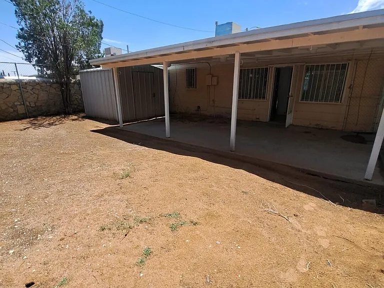 1504 Fairfield Dr — Photo 18
