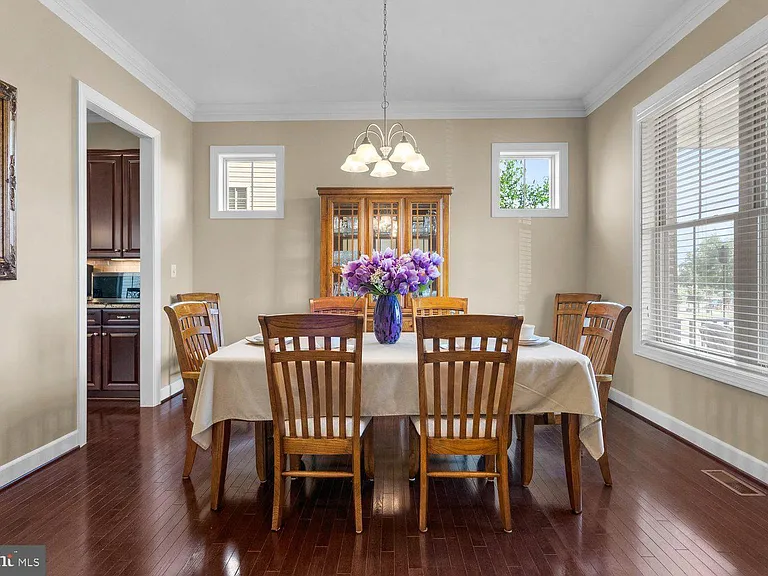 14103 Byrne Park Dr — Photo 2