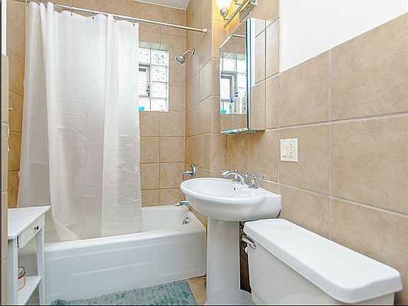 5th image of 541 Beloit Ave #2