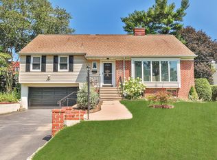 258 Weyman Ave, New Rochelle, NY 10805