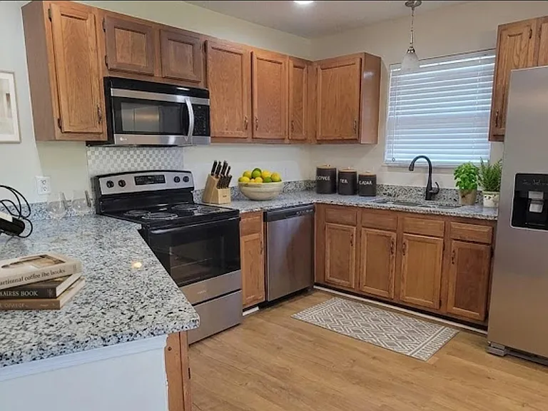 335 Hickory Hollow Dr N — Photo 6