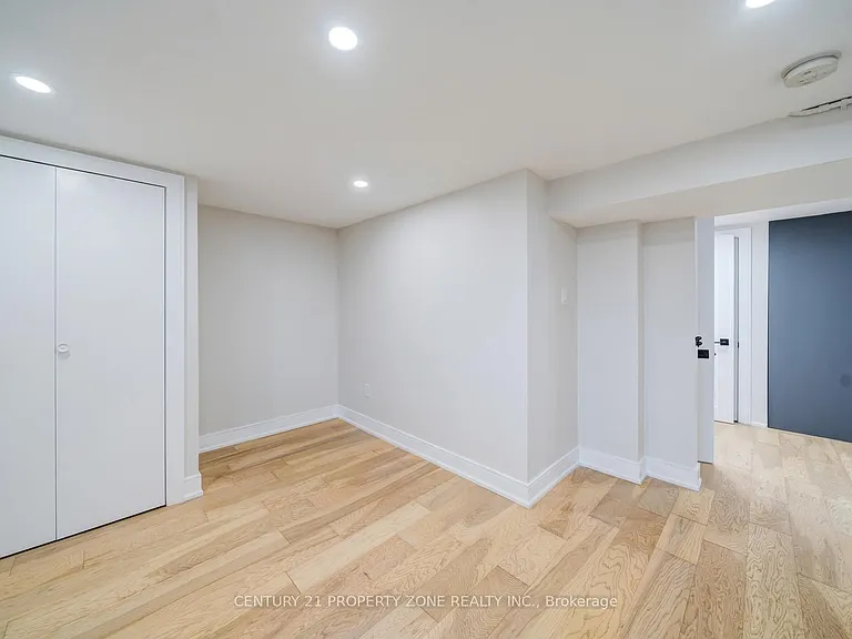 203 Toynbee Trl — Photo 39