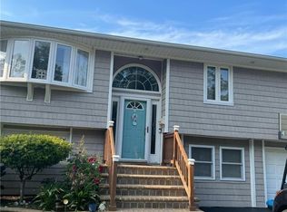 831 Outlook Ave, West Babylon, NY 11704