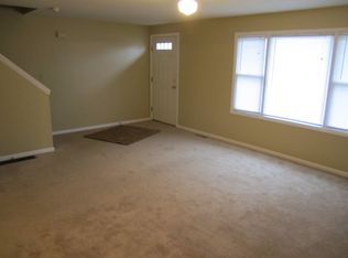 23 Chester St, Chicopee, MA 01013