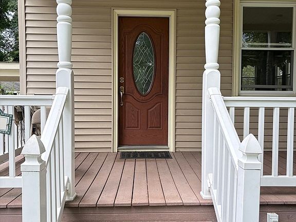 4th image of 88 Carr Ave