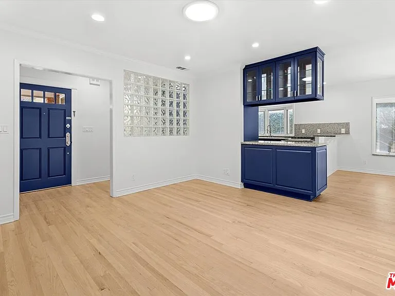 13207 Lake St — Photo 27