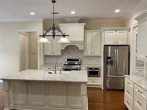 4th image of 1007 Idyllwild Dr
