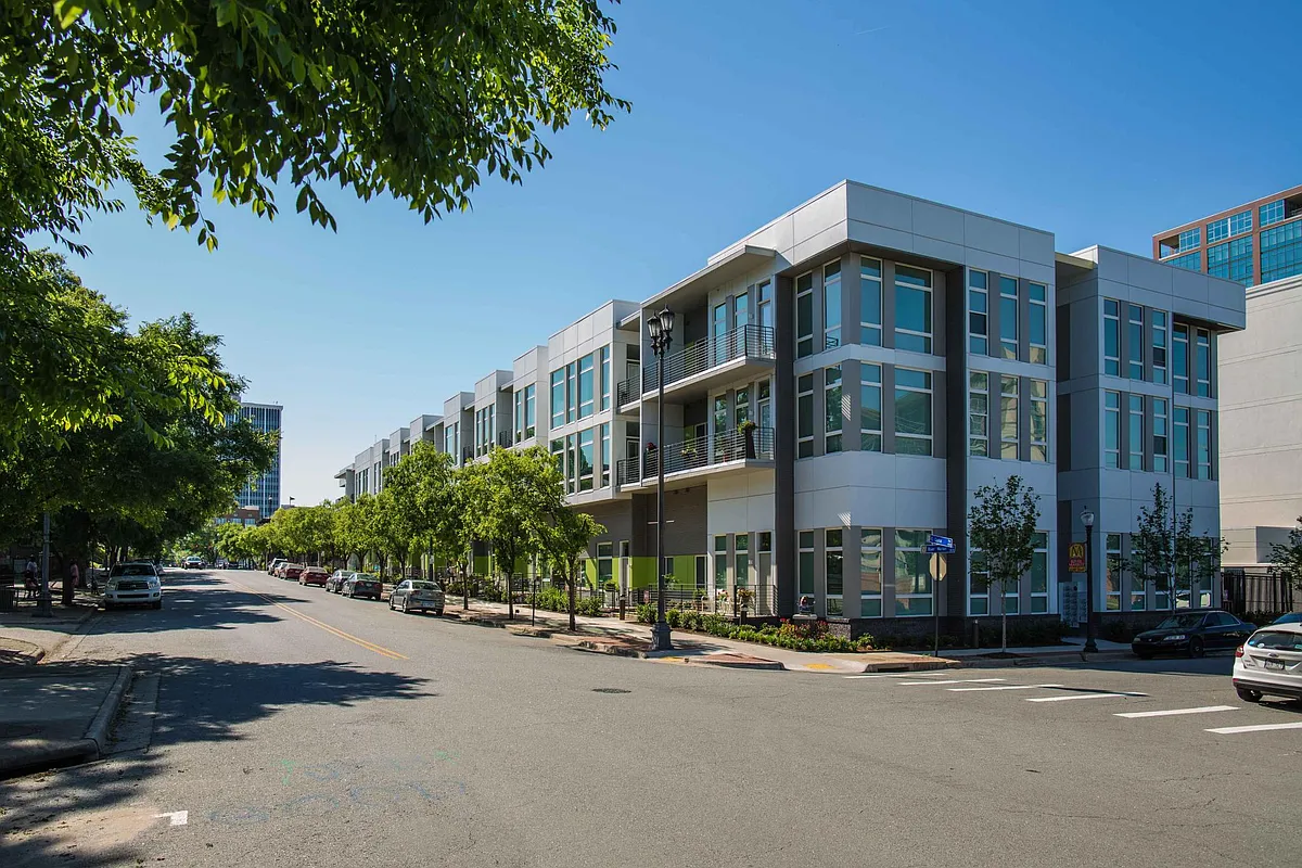 Building Photo - MacArthur Commons