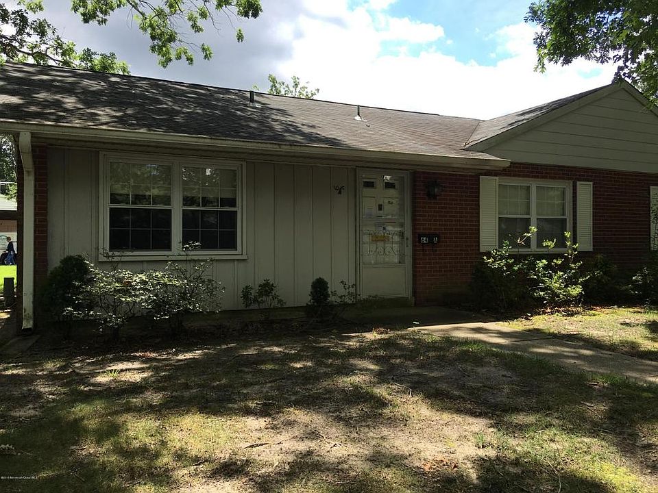 1st image of 64 Buckingham Dr #A