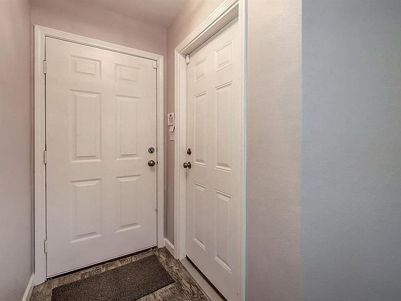 5th image of 15850 Whiteglade Ln