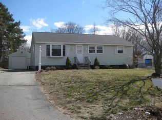 7 Hill St, Methuen, MA 01844
