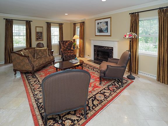 1429 Spruce Dr-105