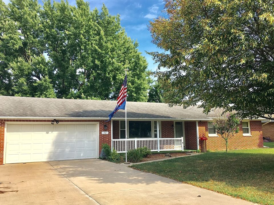 1st image of 32 Stacy Ave