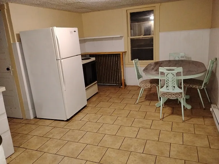 1600 Main St #B — Photo 5