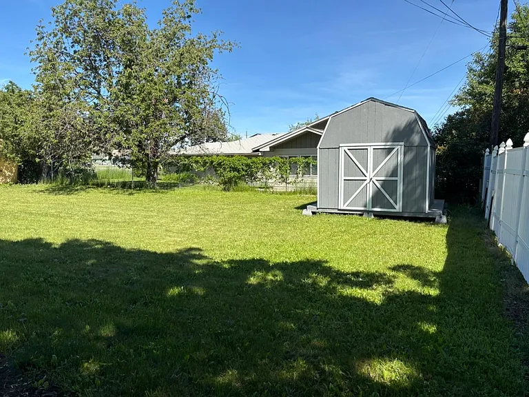 285 W Vicki Ave — Photo 27
