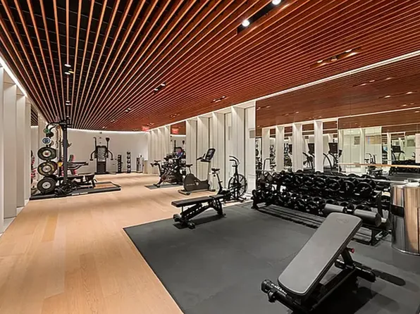 551 West 21st Street image 18 of 20