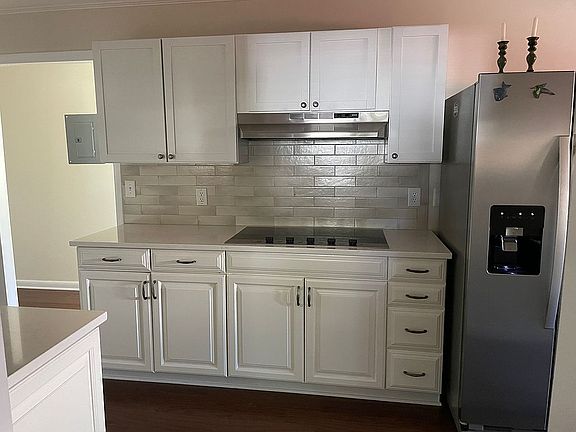 3rd image of 2707 Canary Dr