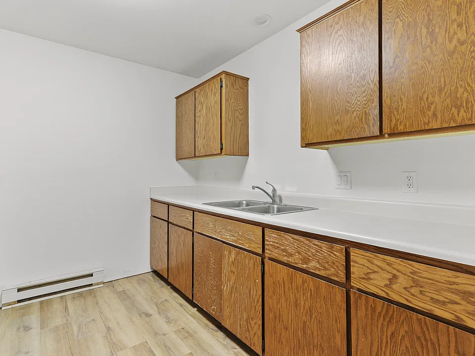 604 S Main St #3