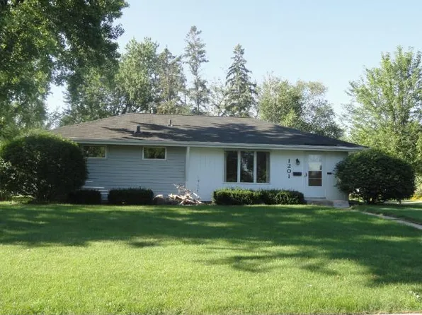 1201 E 92nd St, Minneapolis, MN 55425